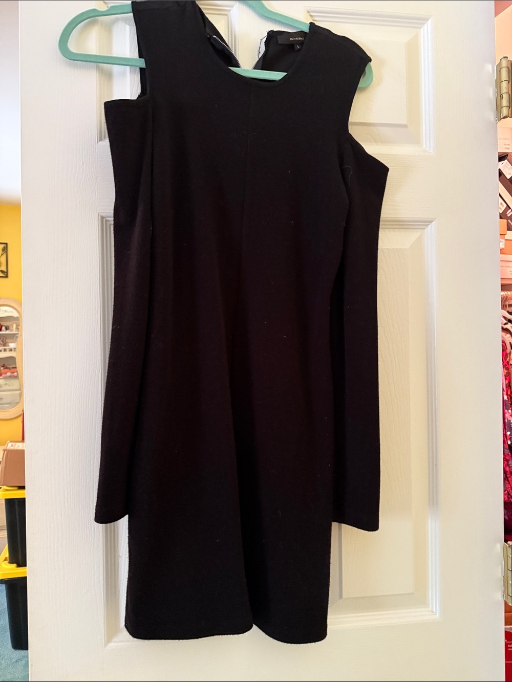 Olivaceous Black Long Sleeve Shift Dress- large